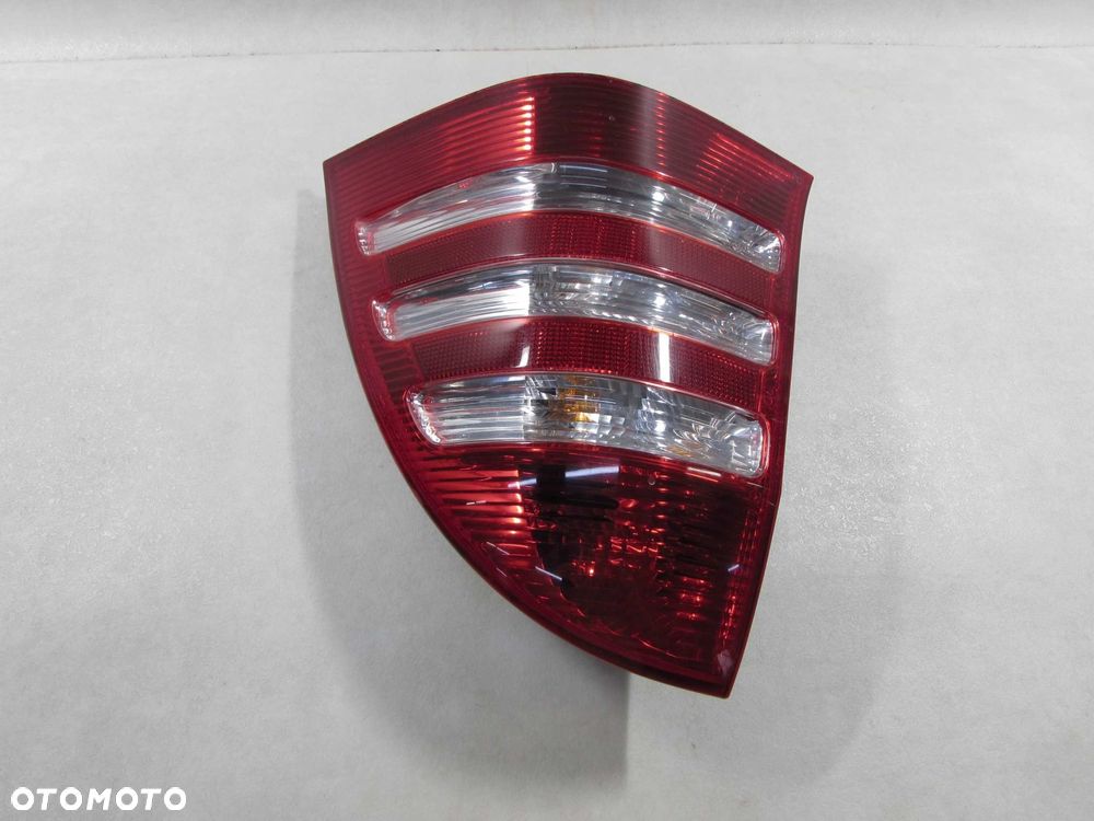 MERCEDES C KLASA W203 KOMBI LIFT LAMPA PRAWY TYL 2038202464 04-07 - 9