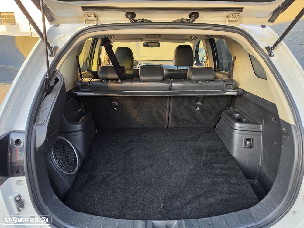 Mitsubishi Outlander 2.0 Intense Navi - 17
