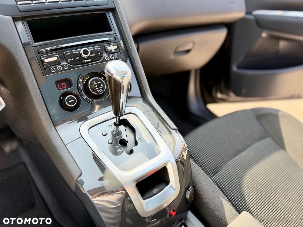 Peugeot 5008 THP 165 EAT6 Stop & Start Allure - 22