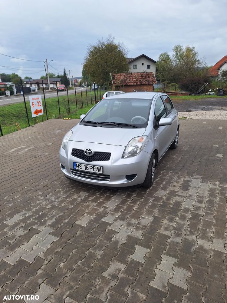 Toyota Yaris 1.3 Aut Sol - 2