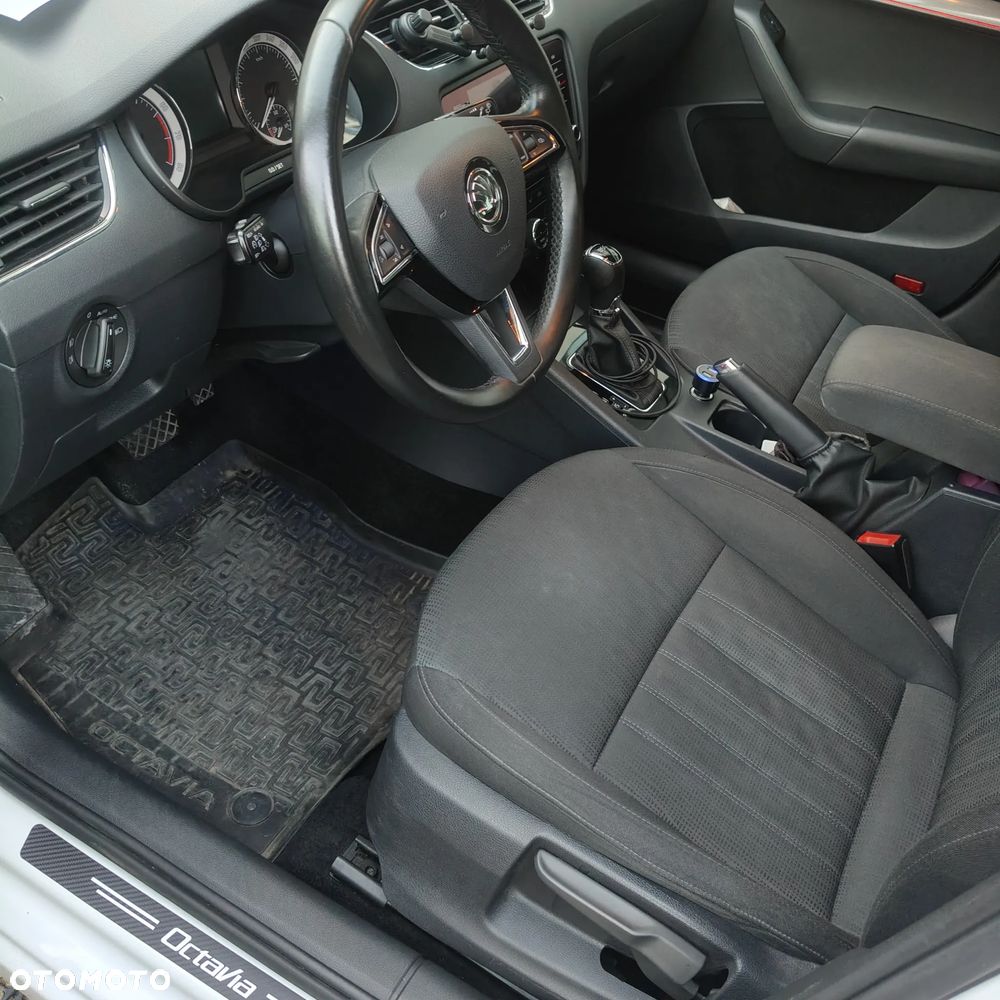 Skoda Octavia 1.5 TSI ACT Style DSG - 10