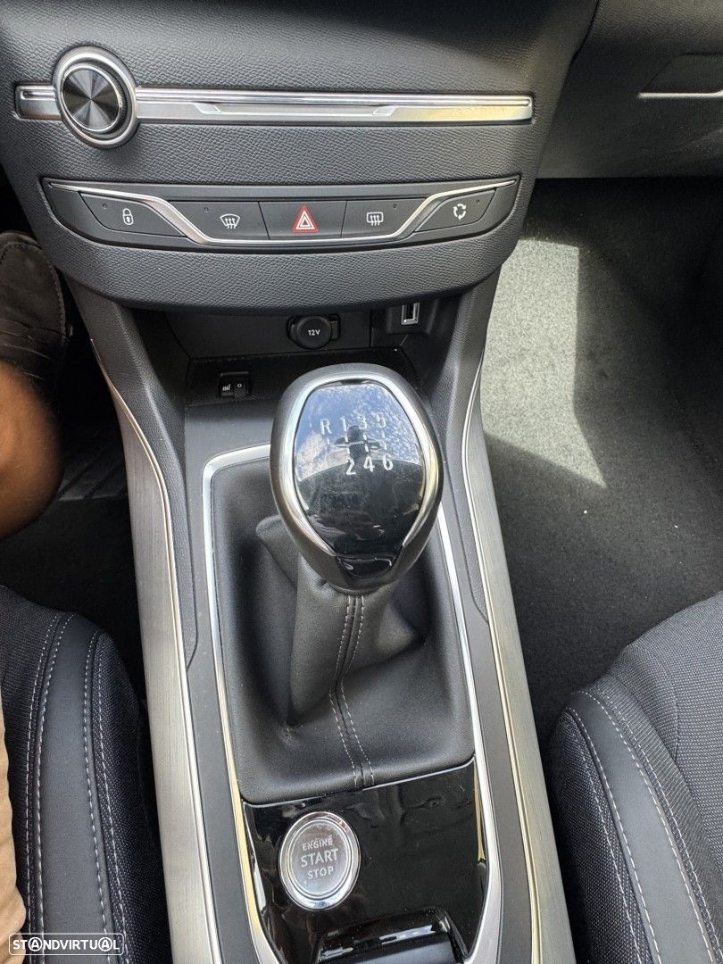 Peugeot 308 SW 1.2 PureTech Allure Full LED - 30