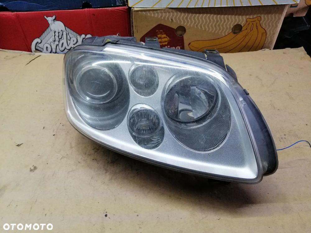 Volkswagen Touran Caddy lampy przód Xenon komplet - 15