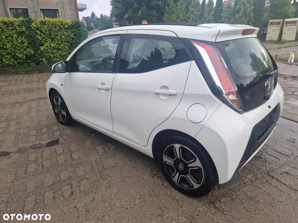 Toyota Aygo x-wave - 7
