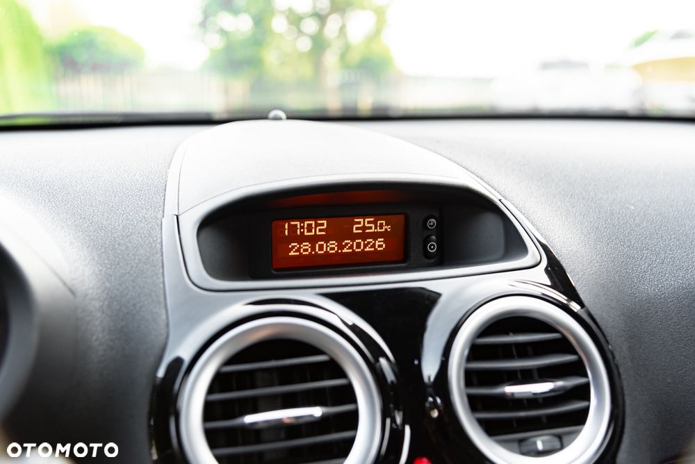 Opel Corsa 1.6T OPC - 31