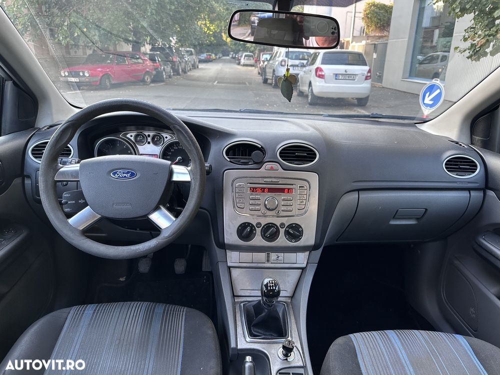 Ford Focus 1.6i Trend - 6