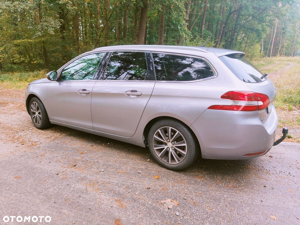 Peugeot 308 - 1