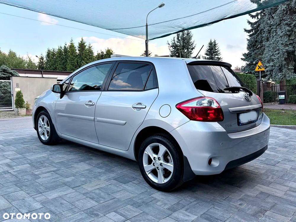 Toyota Auris 1.6 Premium Comfort - 4