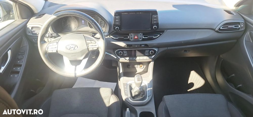 Hyundai i30 1.5 110CP 5DR M/T Highway - 9