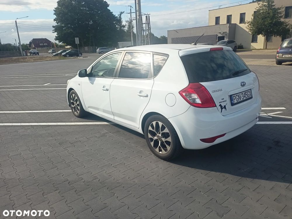 Kia Ceed - 6