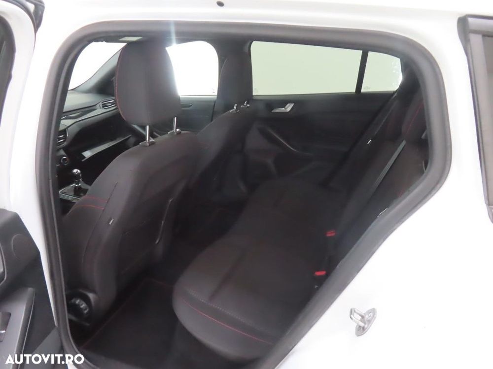 Ford Focus 1.0 EcoBoost MHEV ST-Line - 13
