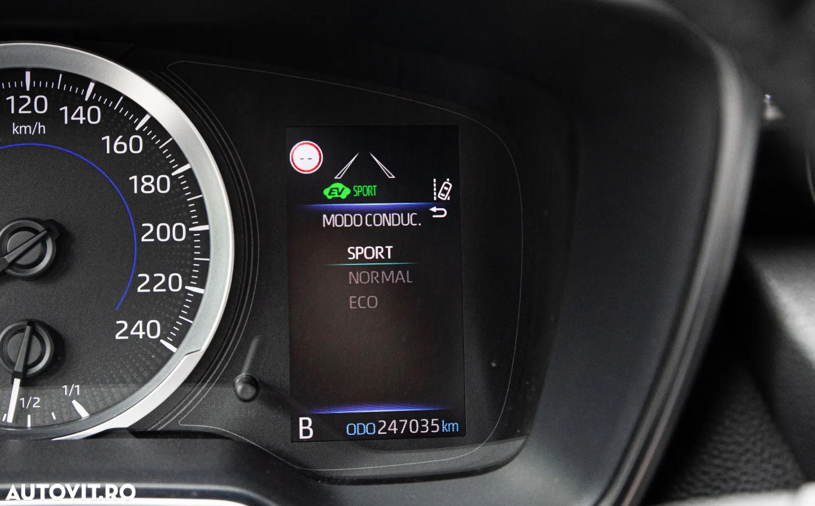 Toyota Corolla 1.8 HSD Active - 12