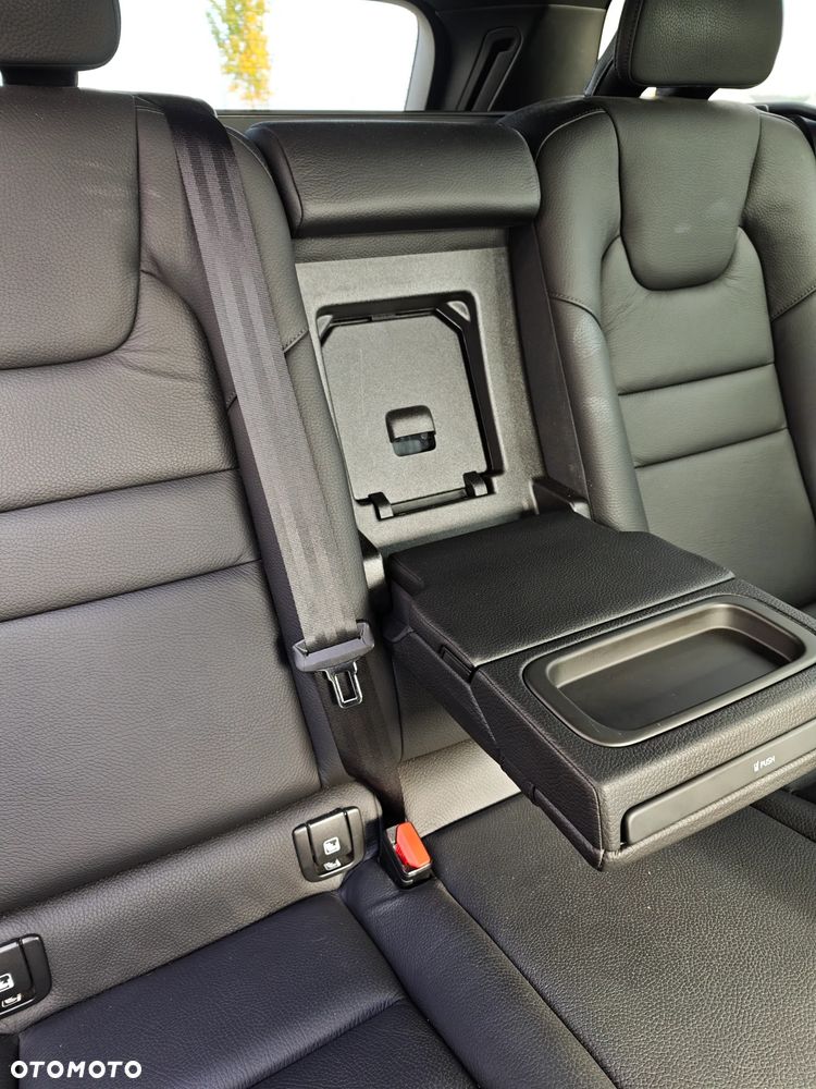 Volvo V60 D3 Drive-E Momentum - 24