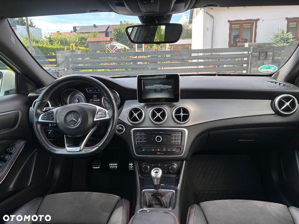 Mercedes-Benz GLA 180 AMG Line - 7