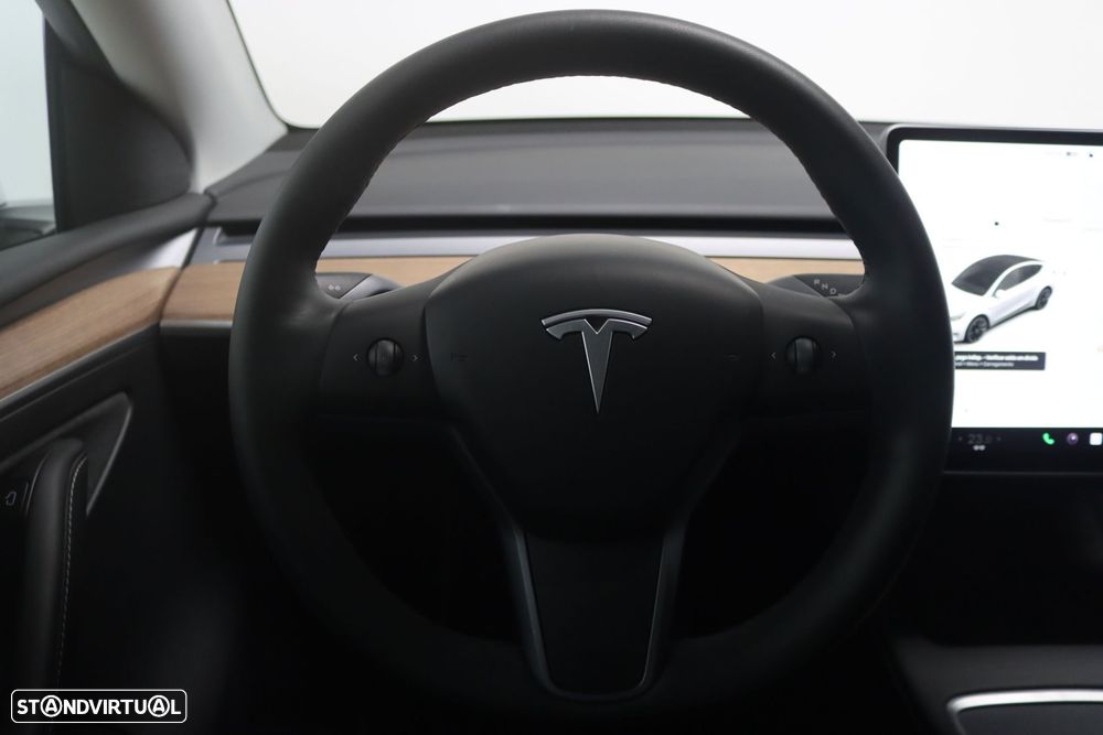Tesla Model Y Long Range Dual Motor AWD - 18