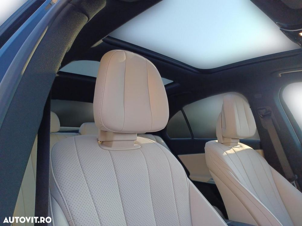 Mercedes-Benz E 400e 4Matic 9G-TRONIC - 22