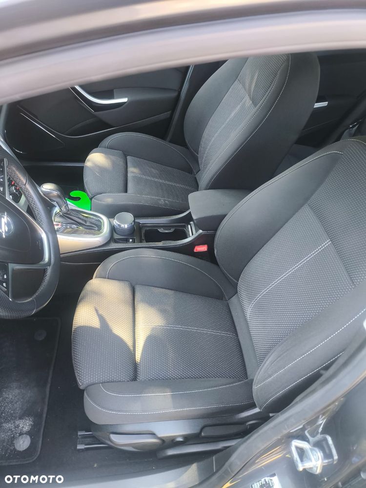 Opel Astra 2.0 CDTI DPF Cosmo - 9