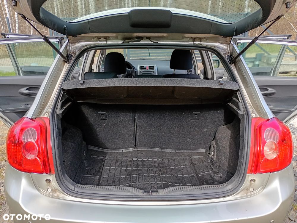 Toyota Auris 1.4 D-4D Luna - 18