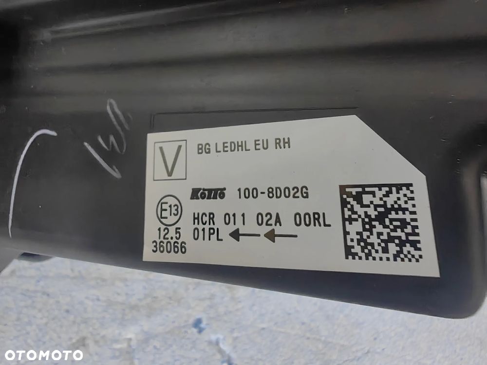 Lampa przednia prawaNissan Qashqai j12 - 8