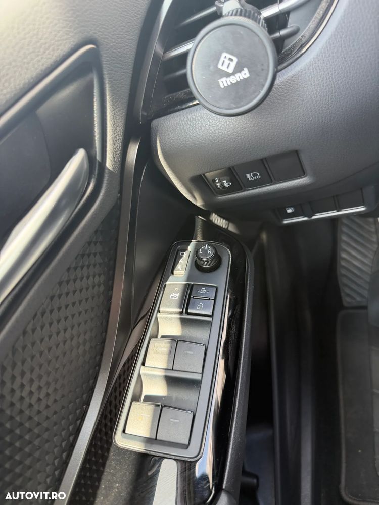 Toyota C-HR 1.8 HSD 122 CP 4x2 CVT Cult - 14