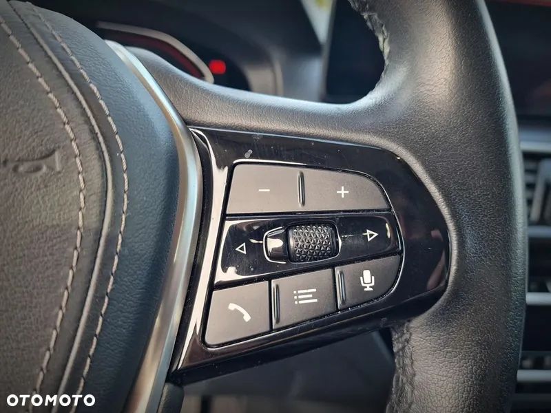 BMW Seria 5 518d - 26