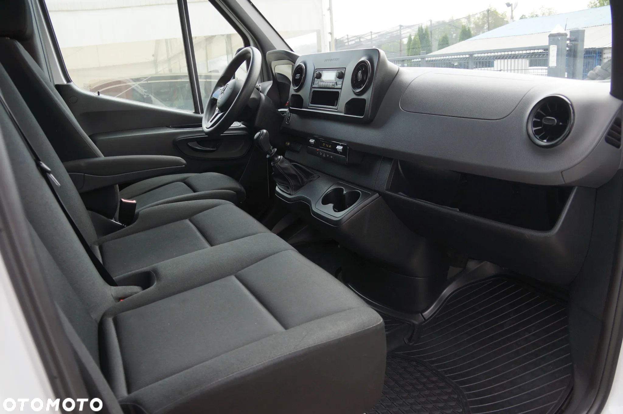 Mercedes-Benz Sprinter - 21