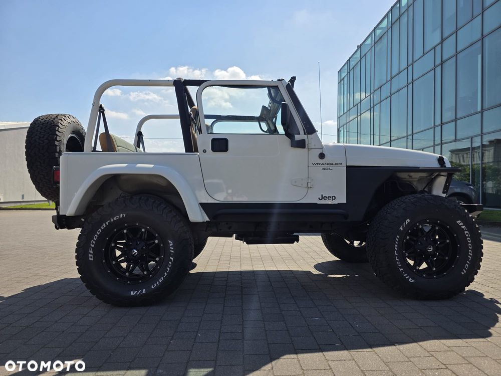 Jeep Wrangler - 27