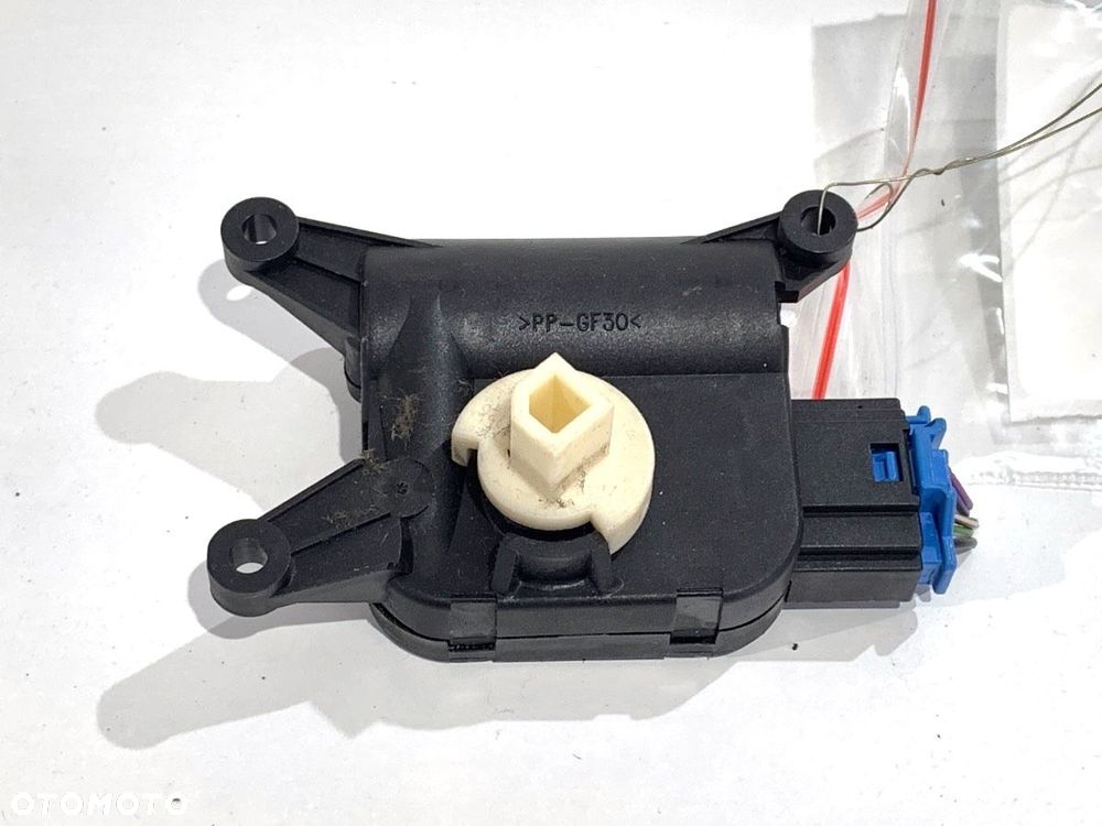 SILNIK NAGRZEWNICY  VW GOLF V (1K1) 2003 - 2010 1.4 16V 55 kW [75 KM] benzyna 2003 - 2006 1K1907511G - 2