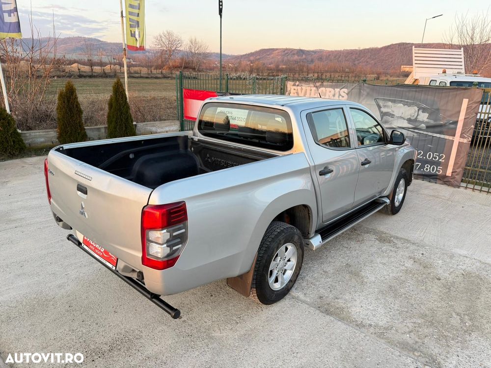 Mitsubishi L200 Double Cab 2.2 DI-D M/T Instyle - 22