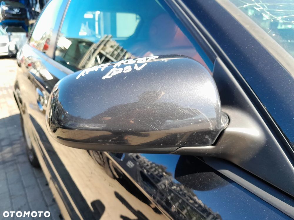 AUDI A3 8P LUSTERKO PRAWE PRZEDNIE PRAWY PRZÓD KOLOR: LZ9W - 3