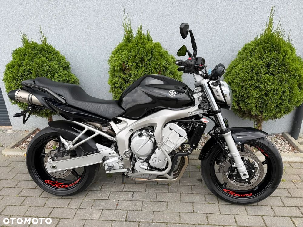 Yamaha FZ - 2