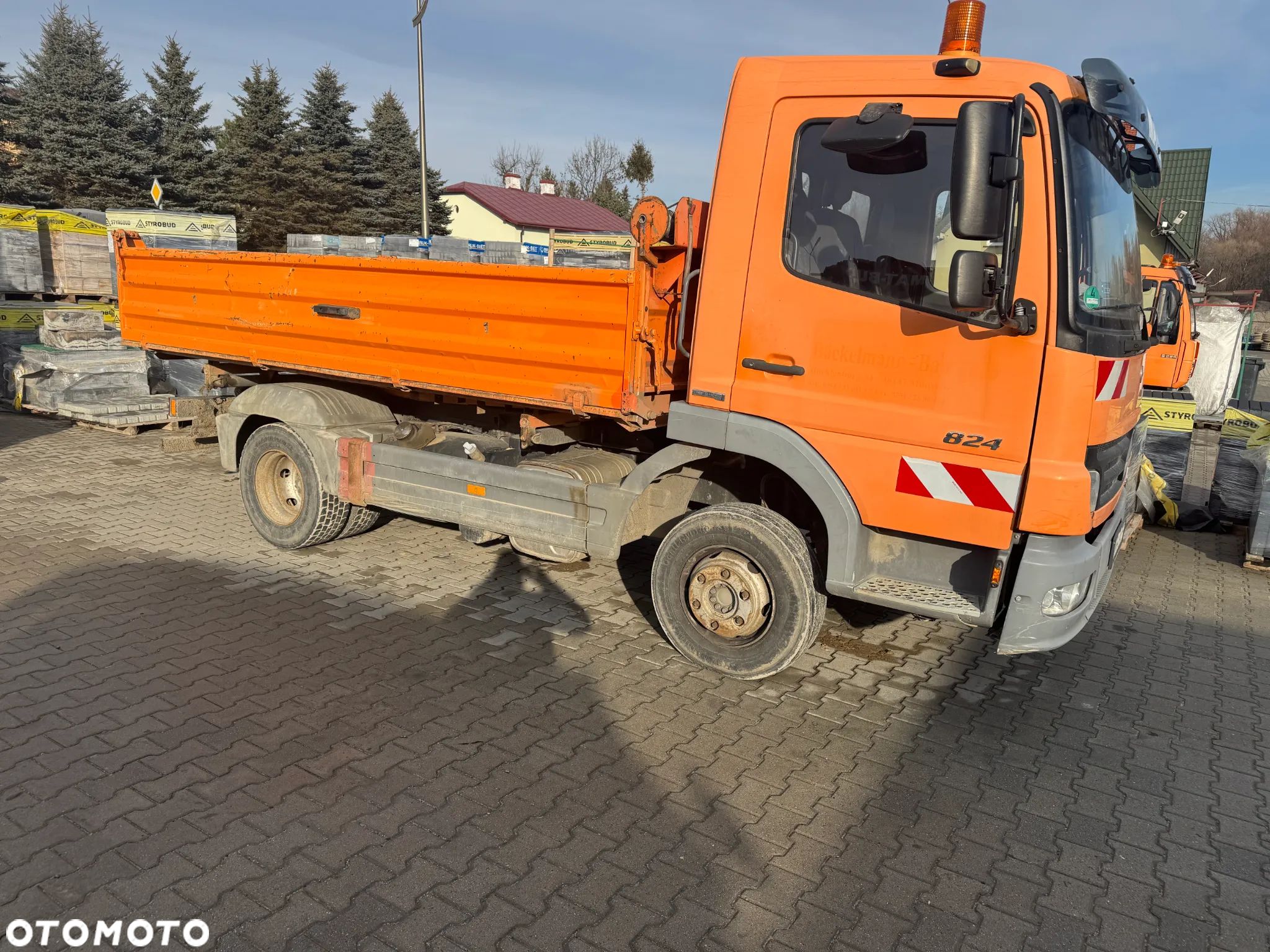 Mercedes-Benz 824 K - 1