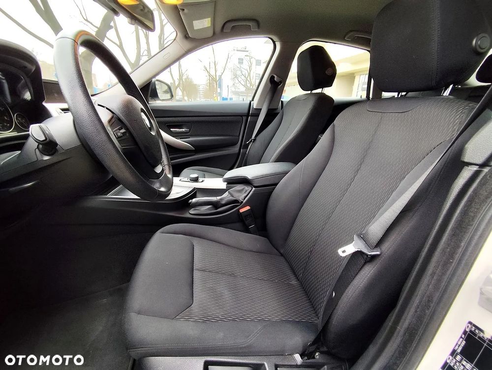 BMW 3GT 318d Business Edition - 9