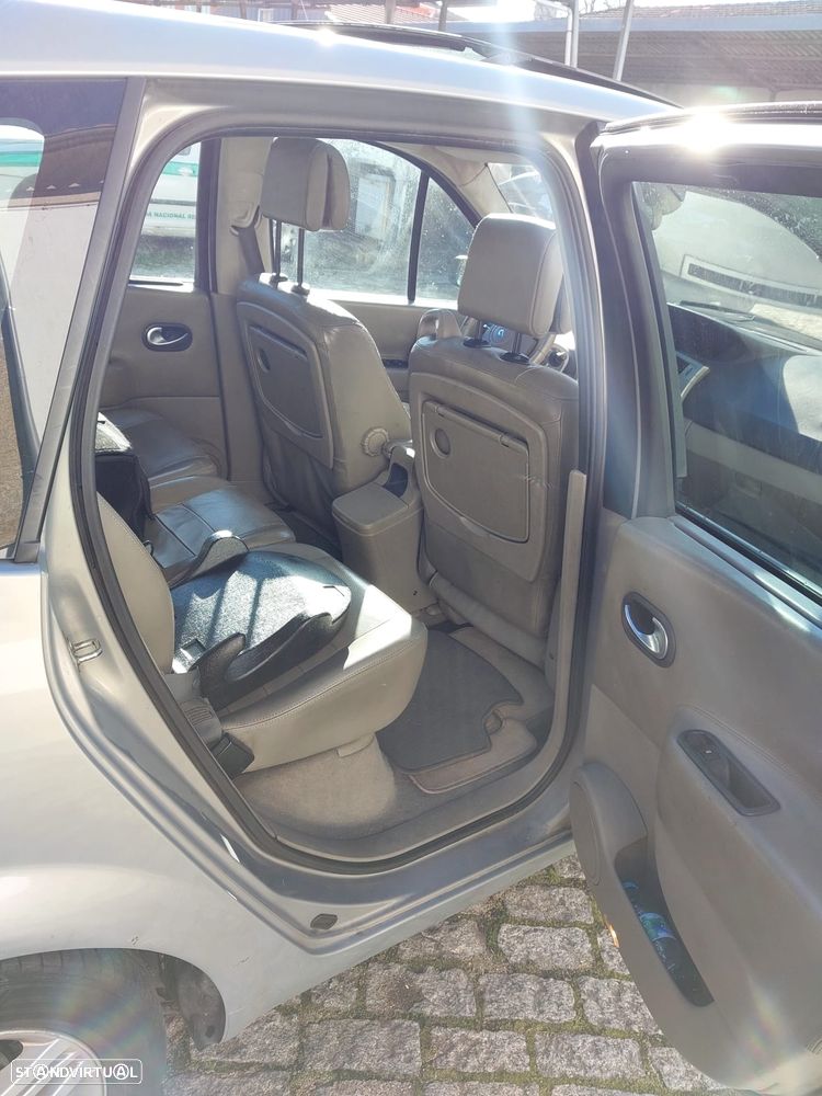 Renault Scénic 1.9 dCi L. Privilége - 8