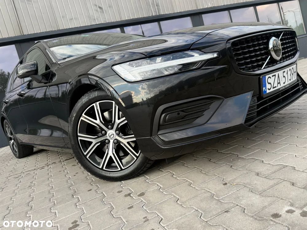 Volvo V60 2022 photo 2