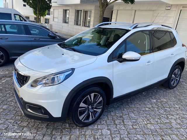 Peugeot 2008 1.2 VTi Allure - 1