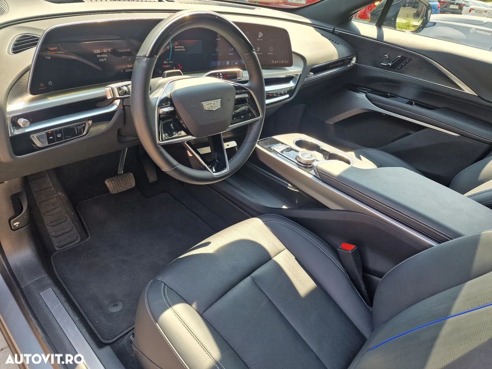 Cadillac Lyriq Sport - 10