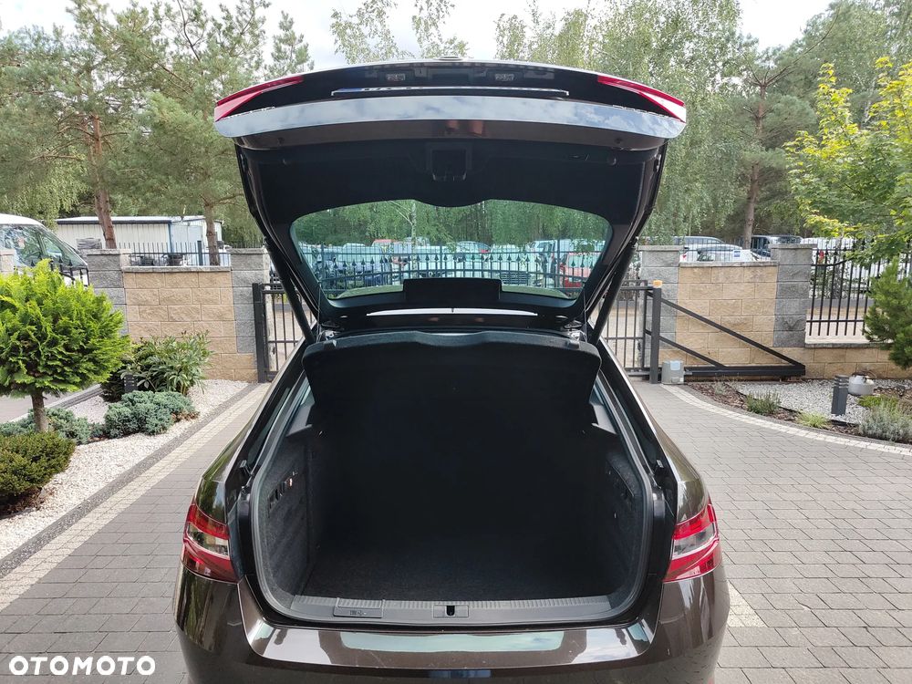 Skoda Superb 1.8 TSI DSG Style - 32