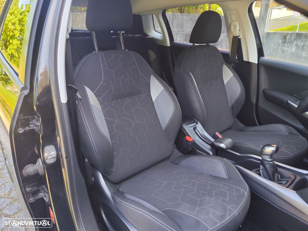 Peugeot 2008 1.6 BlueHDi Style - 28
