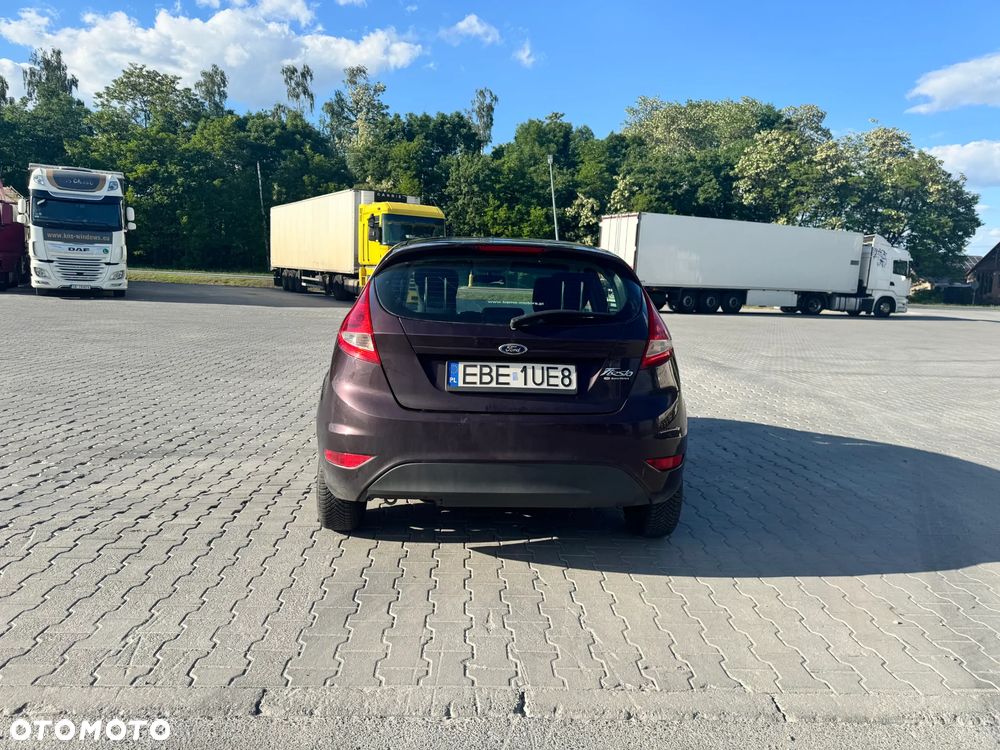 Ford Fiesta 1.25 Ambiente - 2