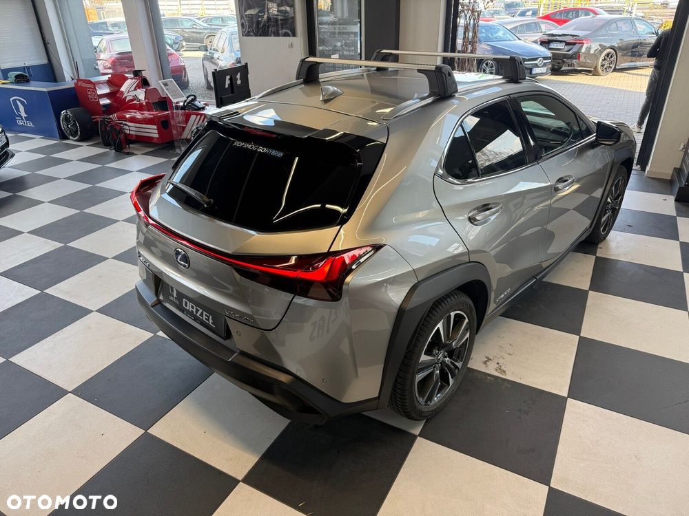Lexus UX - 5