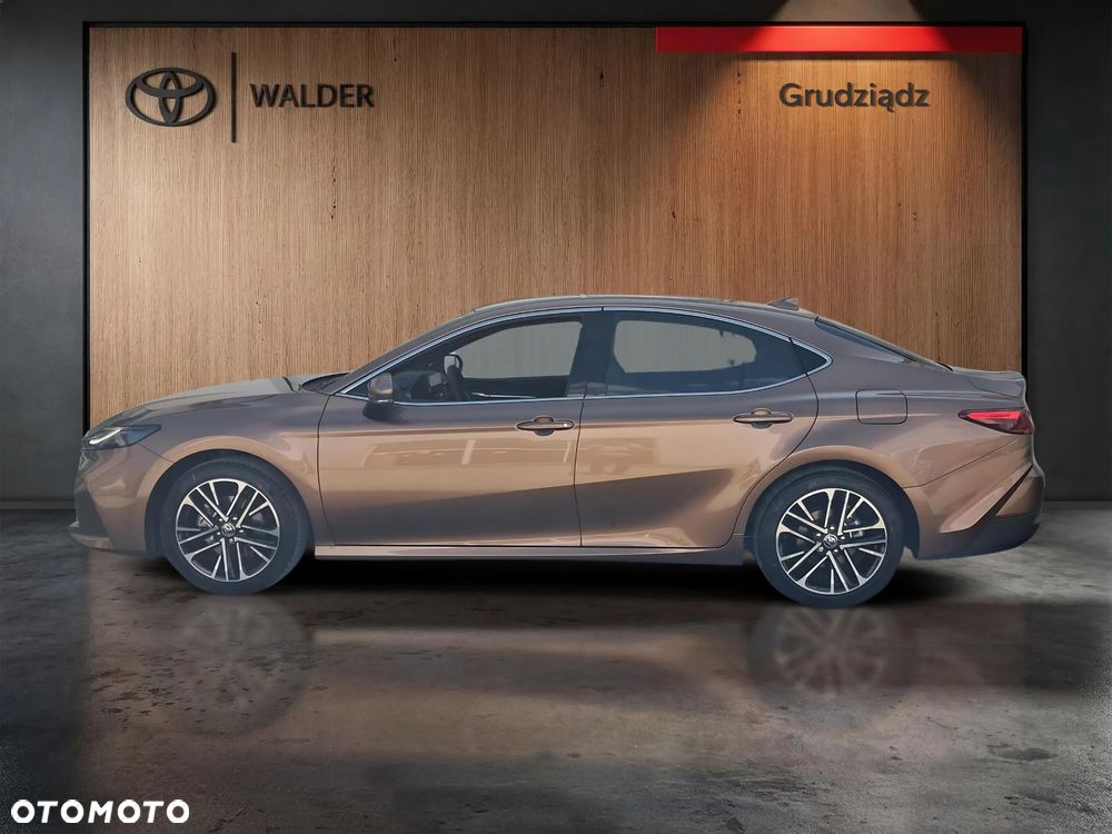 Toyota Camry 2.5 Hybrid Dynamic Force Prestige e-CVT - 2