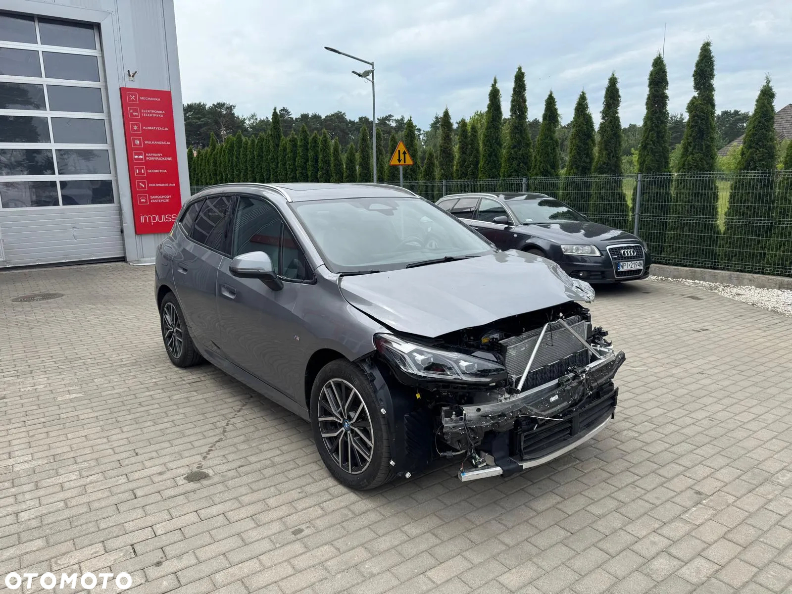 BMW Seria 2 230e xDrive Active Tourer - 2