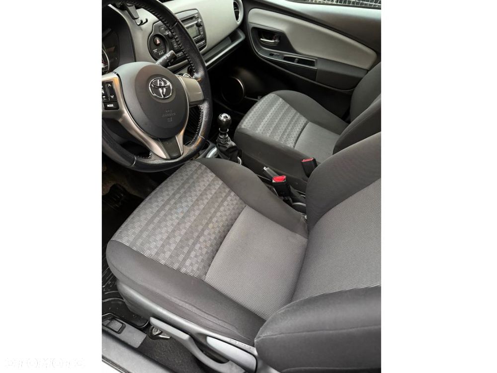 Toyota Yaris 1.33 Active EU6 - 12