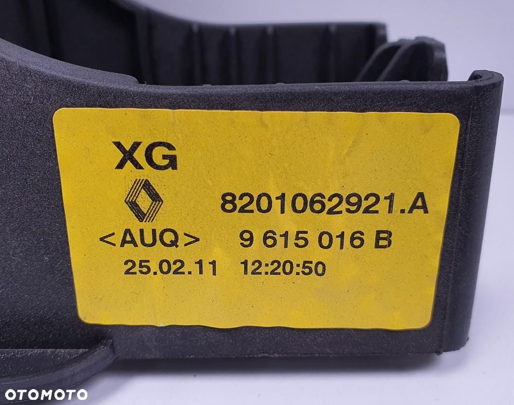 GAŁKA LEWAREK ZMIANY BIEGÓW RENAULT MEGANE III 8201062921 - 2