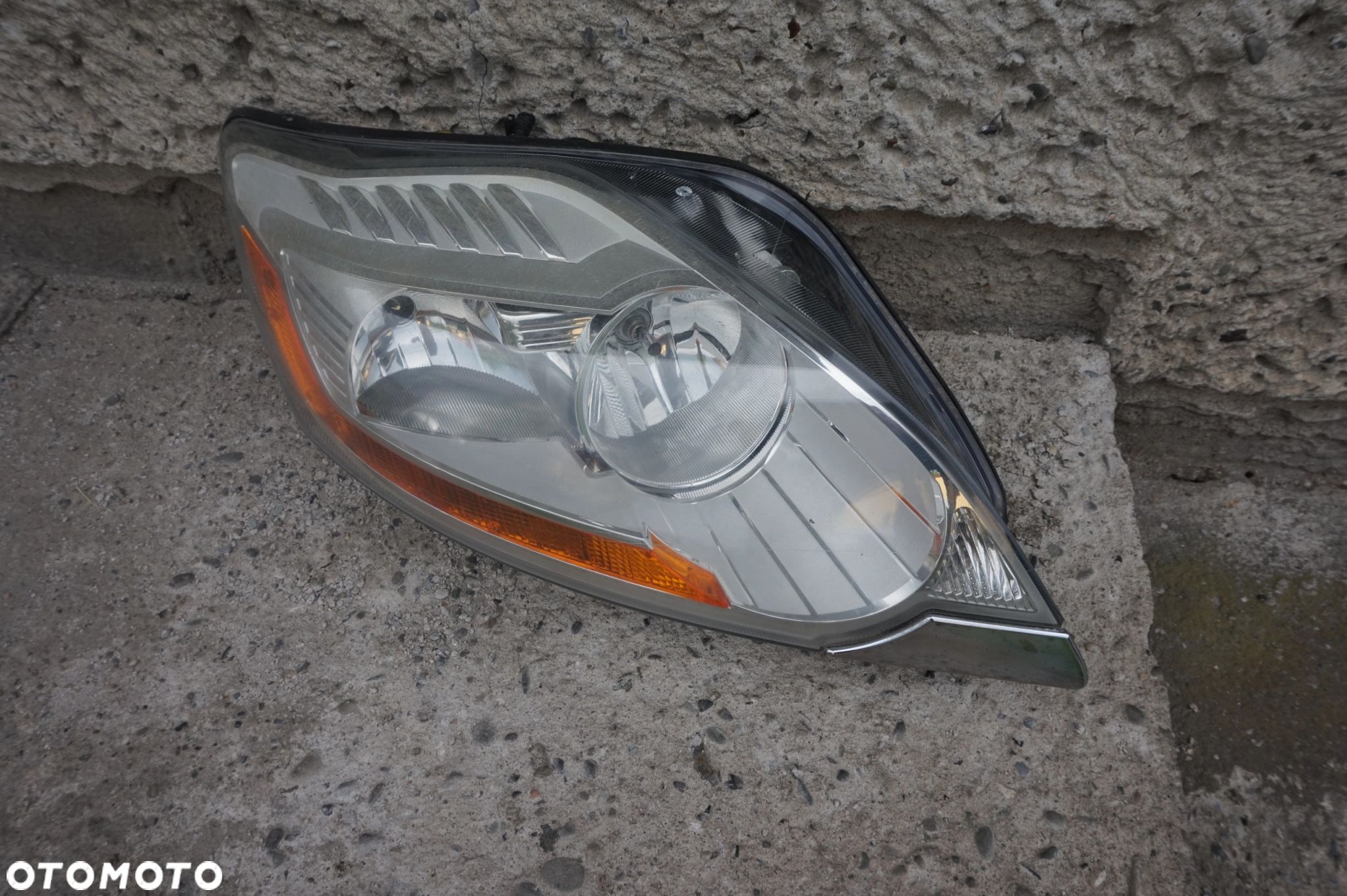 LAMPA PRZEDNIA PRAWA FORD KUGA MK1 - 1