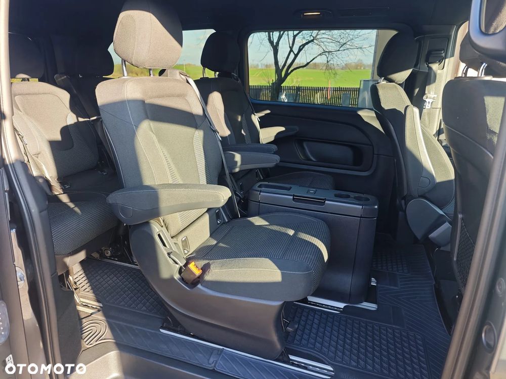 Mercedes-Benz Klasa V 300 d 4-Matic 9G-Tronic - 21