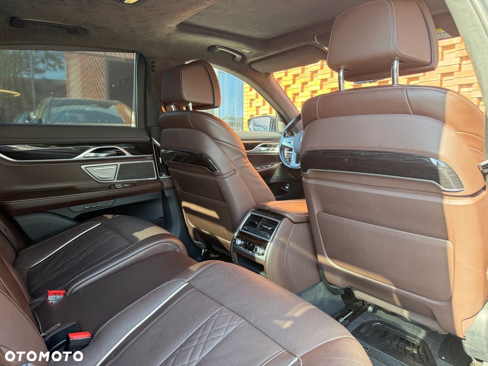 BMW Seria 7 750d xDrive sport - 13