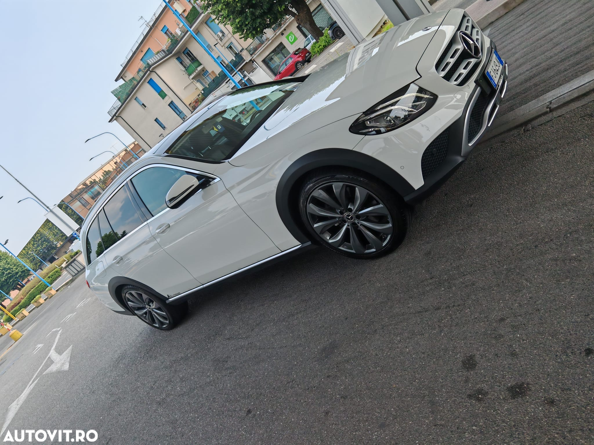 Mercedes-Benz E - 10