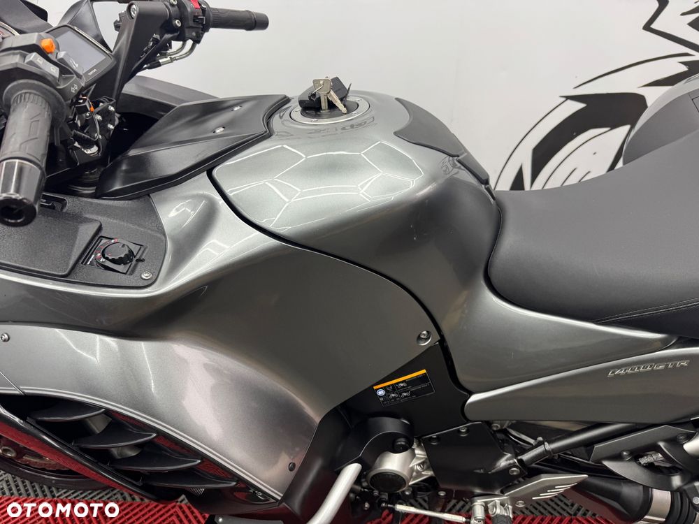 Kawasaki GTR - 17